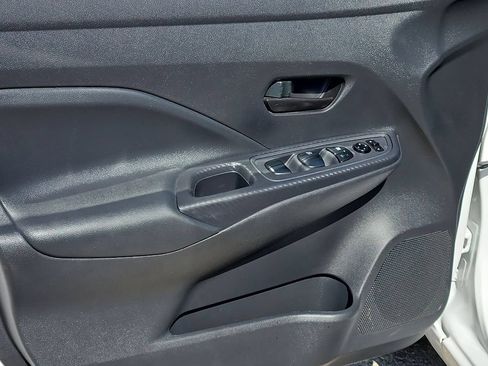 Used 2023 Nissan Versa S FWD image 18