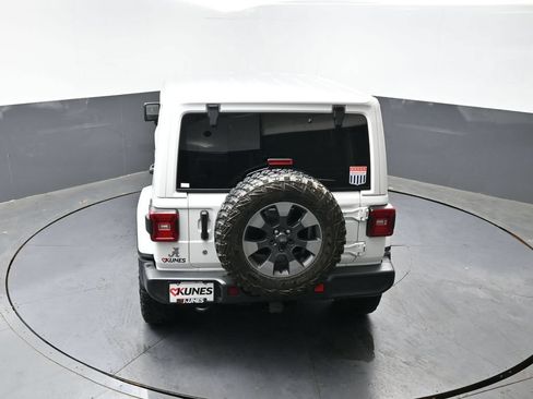 Used 2018 Jeep Wrangler Unlimited Sahara AWD/4WD image 44