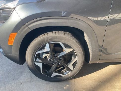 Used 2025 Kia Seltos S image 15