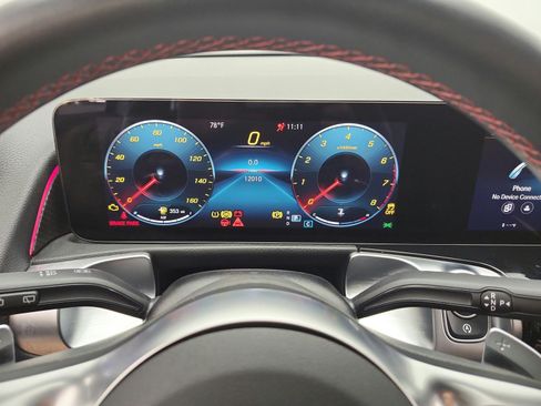 Used 2023 Mercedes-Benz GLB 250 image 9