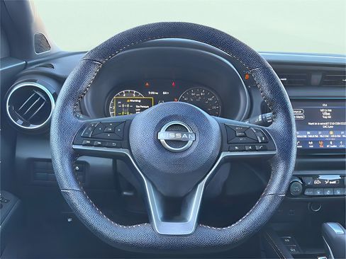 Used 2024 Nissan Kicks SR w/ SR Premium Package image 17