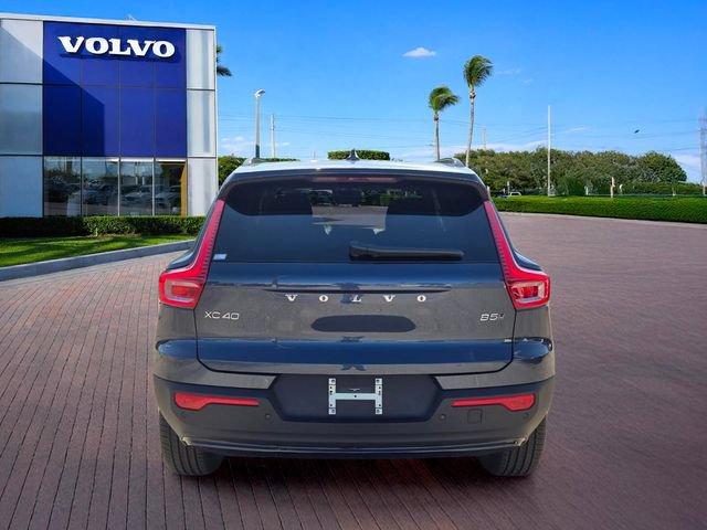 New 2026 Volvo XC40 B5 Core AWD/4WD image 6