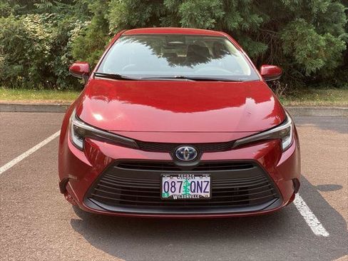 Certified 2025 Toyota Corolla LE w/ LE Premium Package FWD image 16