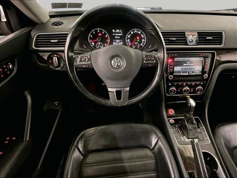 Used 2015 Volkswagen Passat 1.8T SEL Premium FWD image 5