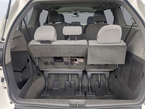 Used 2019 Toyota Sienna LE image 13