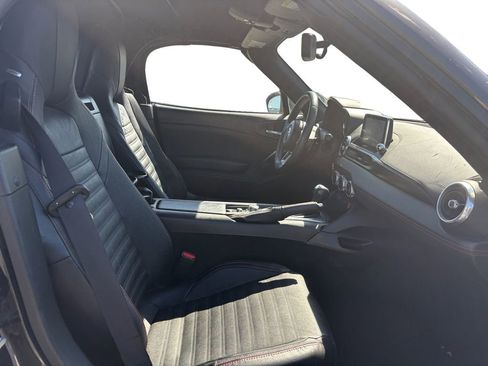 Used 2017 FIAT 124 Spider Abarth RWD image 17