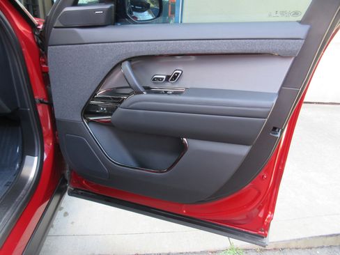 Used 2024 Land Rover Range Rover Sport SE image 20