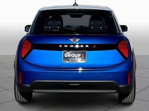 Certified 2025 MINI Cooper S image 4