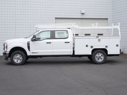 New 2026 Ford F350 XL w/ XL Chrome Package image 3