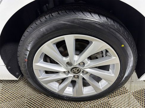Used 2023 Toyota Camry LE image 19