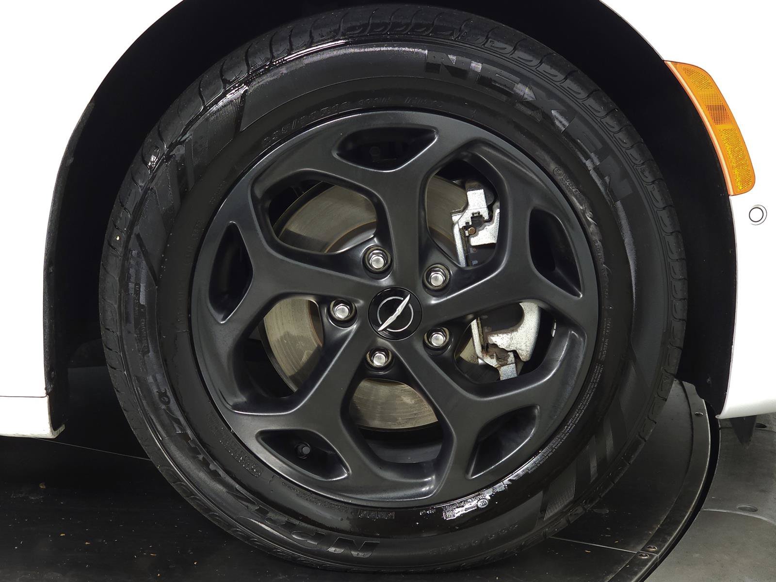 Used 2024 Chrysler Pacifica Premium FWD image 11