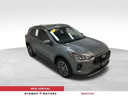 Used 2024 Ford Escape SE image 1