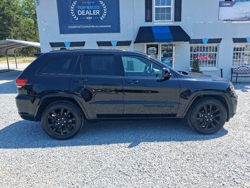 Used 2019 Jeep Grand Cherokee Altitude RWD image 6