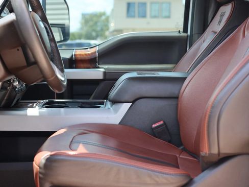 Used 2018 Ford F250 King Ranch w/ King Ranch Ultimate Package AWD/4WD image 18