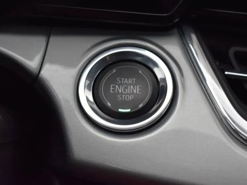 Used 2025 Chevrolet Trax LT image 29