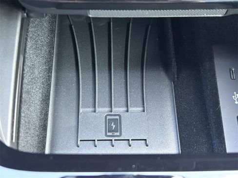 Used 2025 Porsche Cayenne GTS image 38