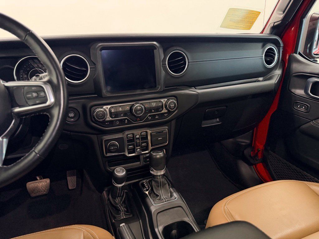 Used 2021 Jeep Wrangler Unlimited Sahara w/ Uconnect 4C Nav & Sound Group AWD/4WD image 16