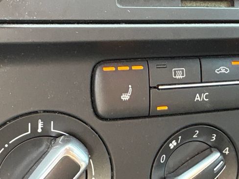 Used 2013 Volkswagen Jetta SE FWD image 6