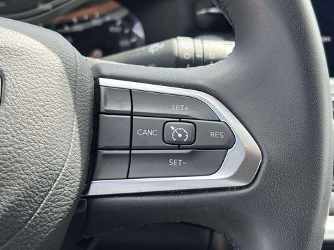 Used 2024 Jeep Compass Latitude w/ Altitude Special Edition AWD/4WD image 21