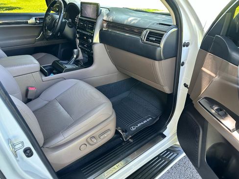 Used 2023 Lexus GX 460 Premium AWD/4WD image 31