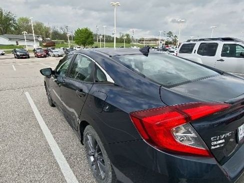 Used 2019 Honda Civic EX image 6