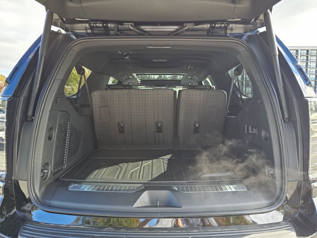New 2026 Chevrolet Suburban RST w/ Comfort Package AWD/4WD image 18