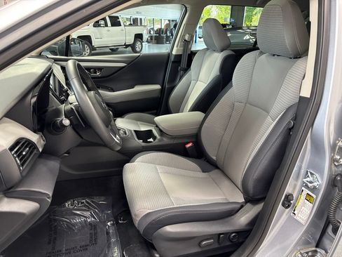 Used 2025 Subaru Outback Premium AWD/4WD image 10