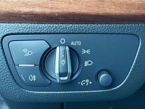 Used 2021 Audi Q5 2.0T Premium w/ Convenience Package image 12