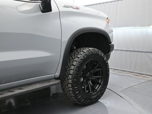 Used 2024 Chevrolet Silverado 1500 ZR2 w/ Technology Package image 48