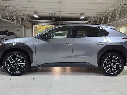 Used 2024 Mercedes-Benz Sprinter 2500 image 36