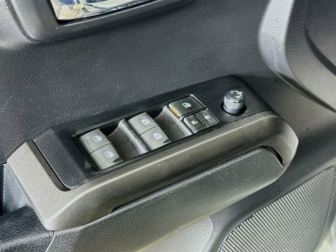 Used 2023 Toyota Tacoma SR image 17