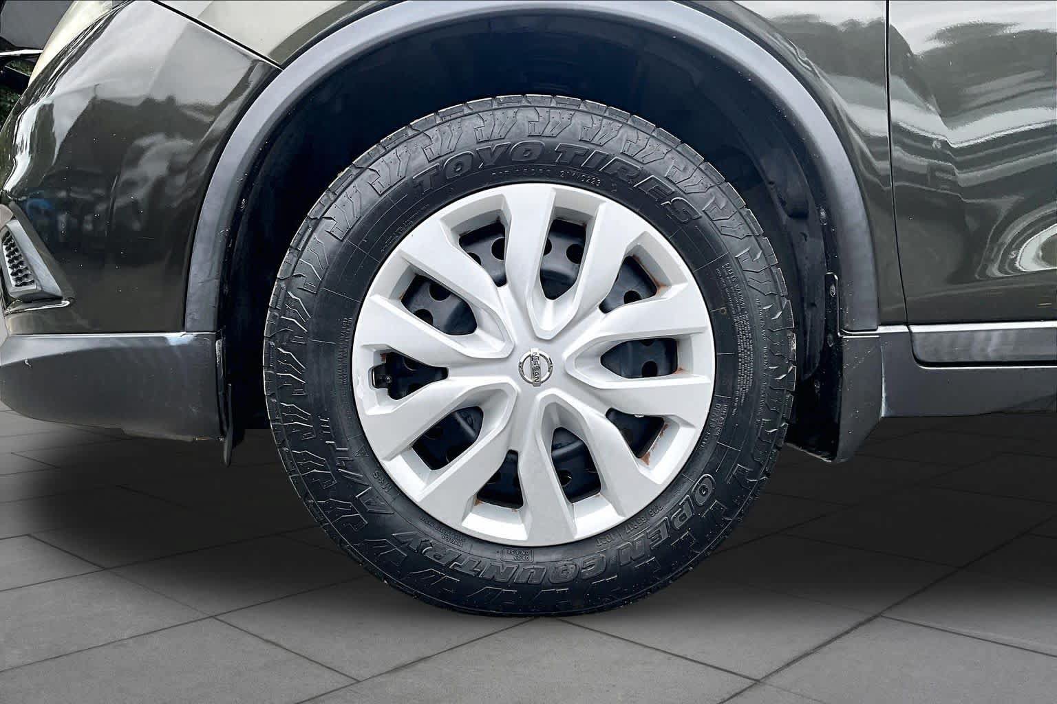 Used 2016 Nissan Rogue S AWD/4WD image 11