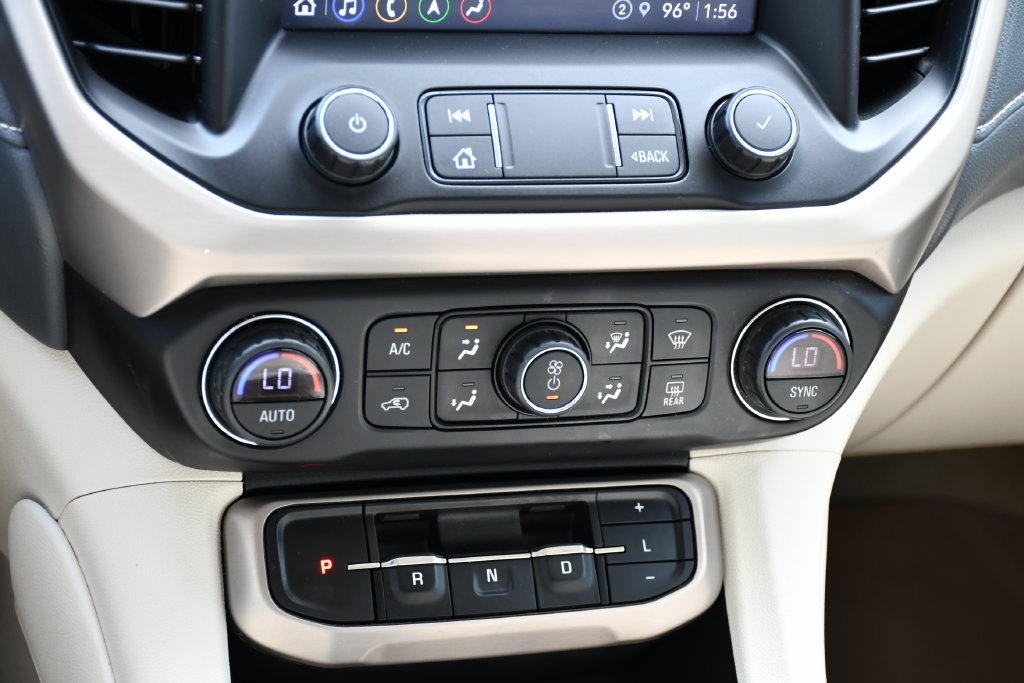 Used 2021 GMC Acadia Denali w/ Denali Technology Package FWD image 31