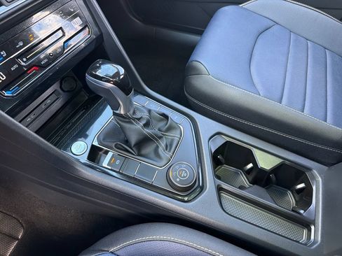 Certified 2025 Volkswagen Taos SEL AWD/4WD image 19