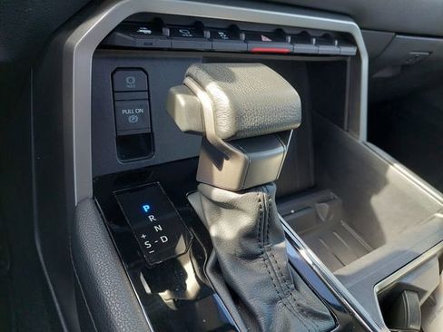 Used 2024 Toyota Tundra Limited AWD/4WD image 27
