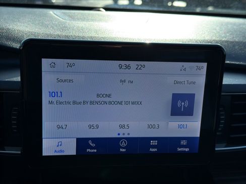 Used 2022 Ford Explorer Limited w/ Hybrid Equipment Group 310A image 18