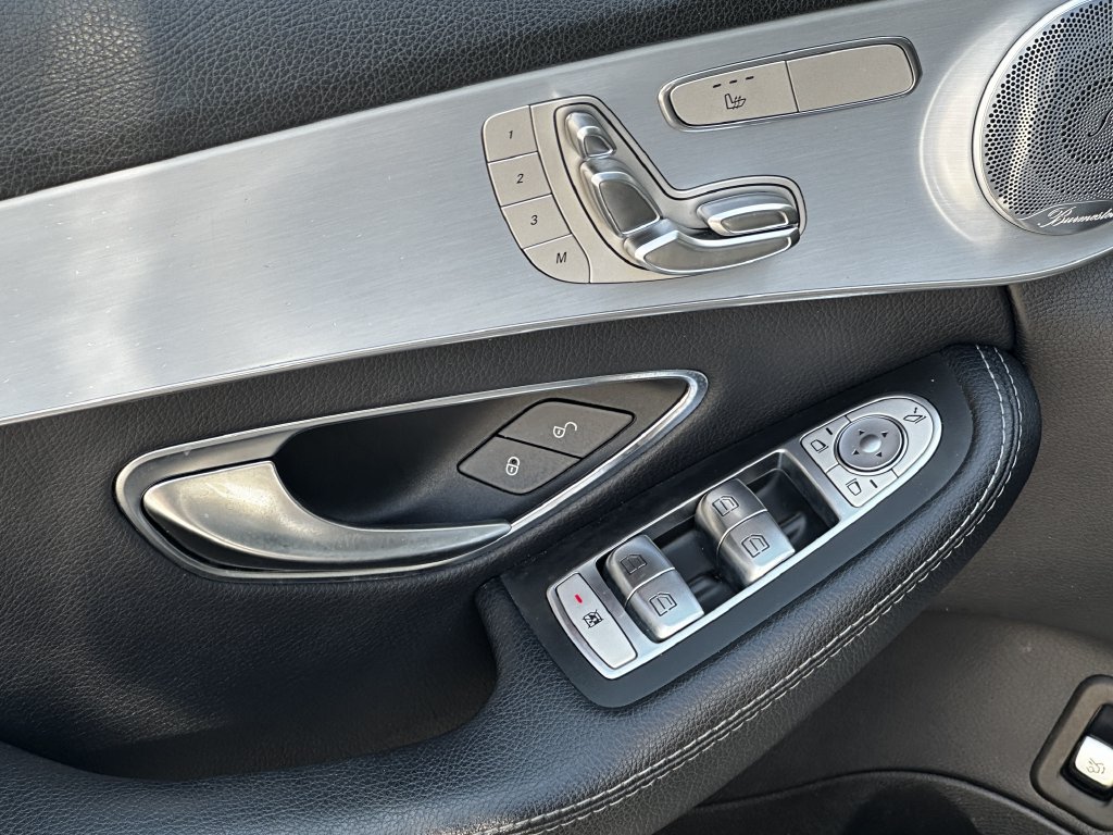 Used 2020 Mercedes-Benz C 300 Sedan image 12