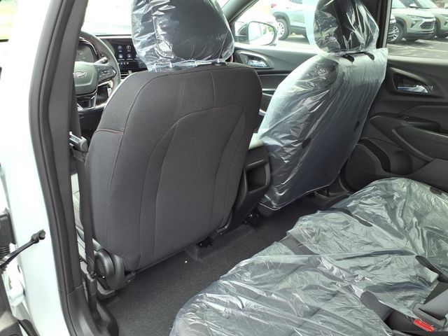New 2026 Chevrolet Trax RS w/ Sunroof Package FWD image 8