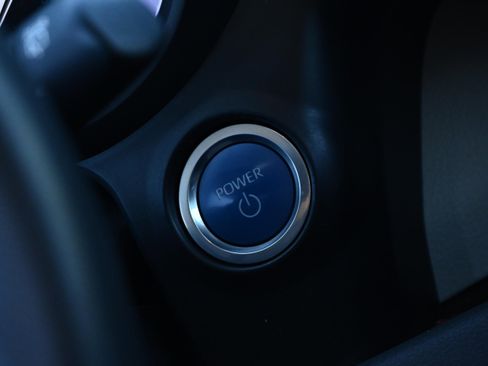 Used 2023 Toyota Sienna XLE image 22