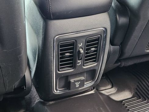 Used 2018 Jeep Grand Cherokee Altitude image 28