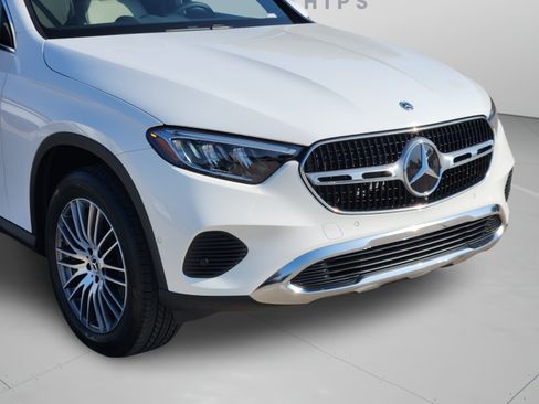 Used 2025 Mercedes-Benz GLC 300 image 37