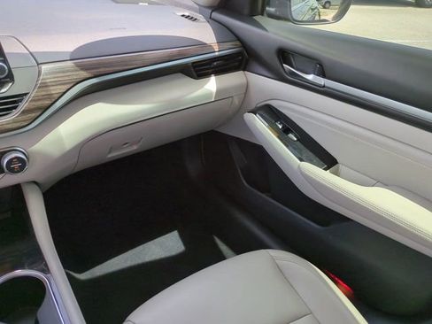 Used 2021 Nissan Altima 2.5 SL FWD image 16