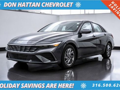 Used 2024 Hyundai Elantra SEL image 1