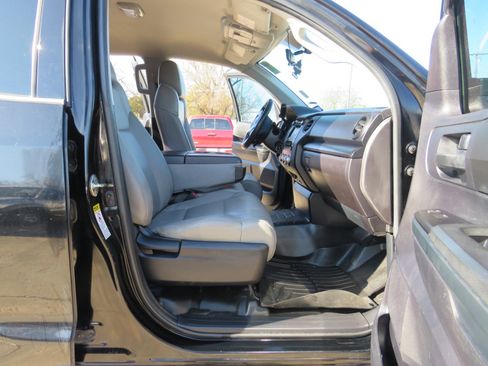 Used 2016 Toyota Tundra SR5 image 11