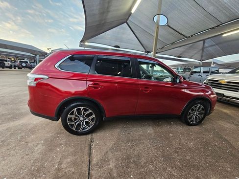 Used 2015 Mitsubishi Outlander GT AWD/4WD image 4