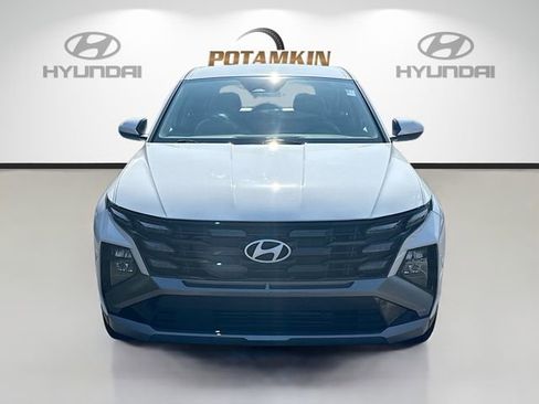 Used 2026 Hyundai Tucson SE FWD image 2
