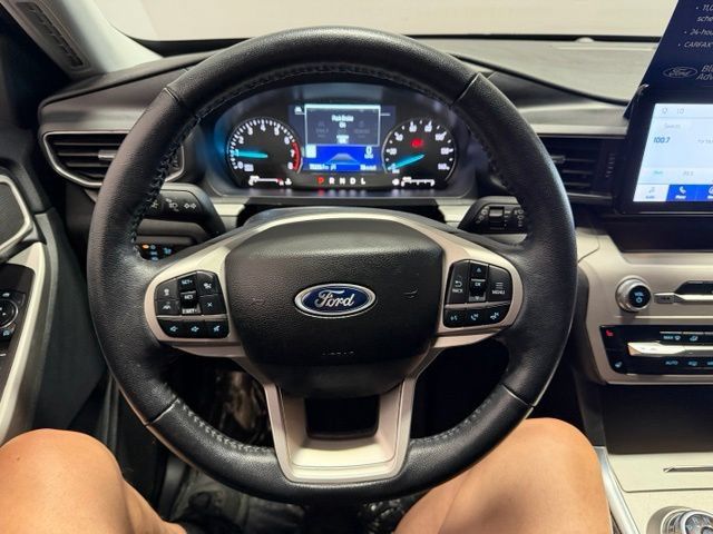 Used 2023 Ford Explorer XLT w/ Equipment Group 202A AWD/4WD image 36