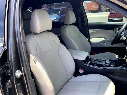 Used 2025 Kia Sorento SX Prestige AWD/4WD image 13