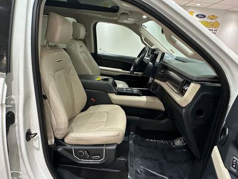 Used 2022 Ford Expedition Platinum image 9