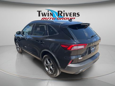 Used 2025 Ford Escape ST-Line Select AWD/4WD image 2
